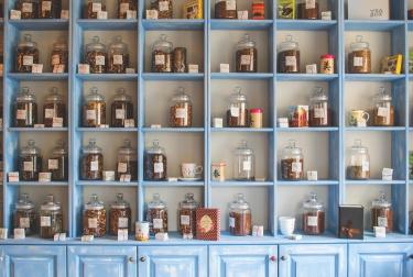 මොනවද මේ